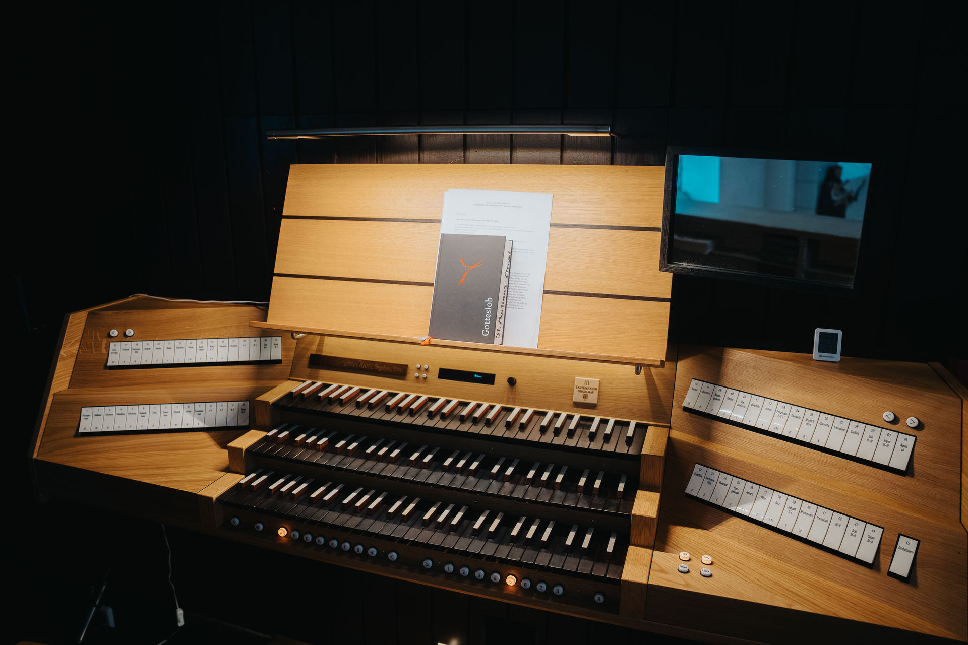 Spieltisch der neuen Orgel in St. Martinus