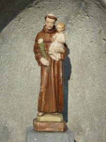 Antoniusfigur am Pestkreuz
