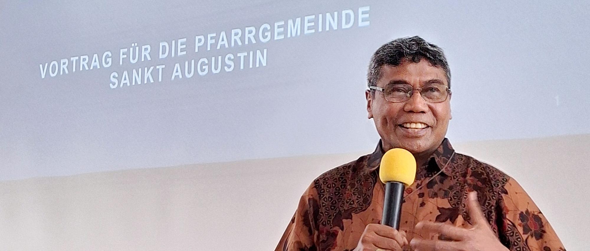 Erzbischof Paulus Budi Kleden SVD sprach in der Gemeinde St. Maria Königin in Sankt Augustin.