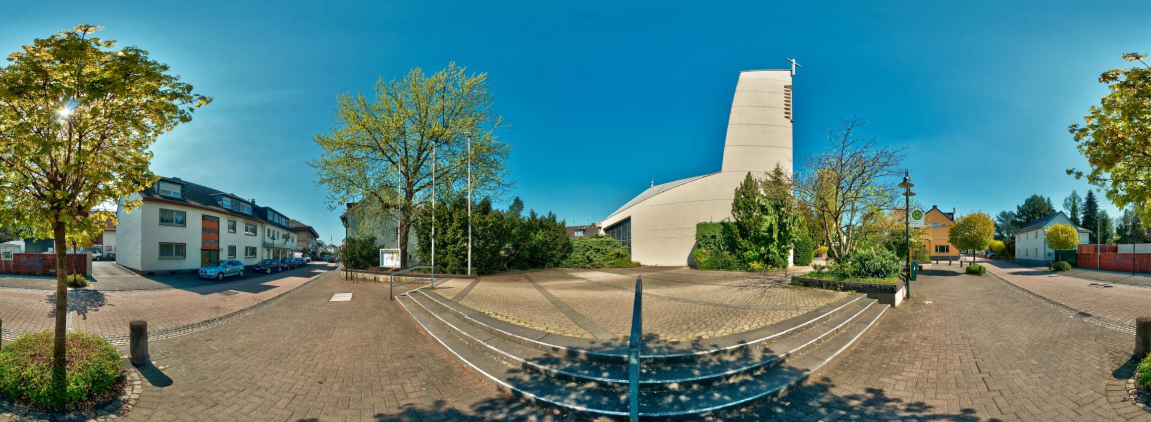 360° Bilder der Kirche aussen