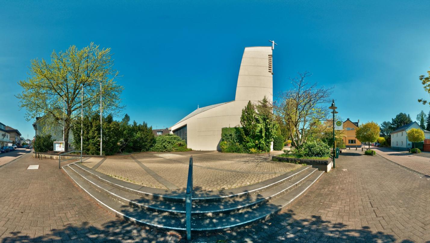 360° Bilder der Kirche aussen