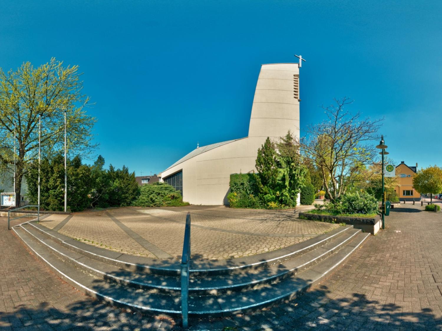 360° Bilder der Kirche aussen