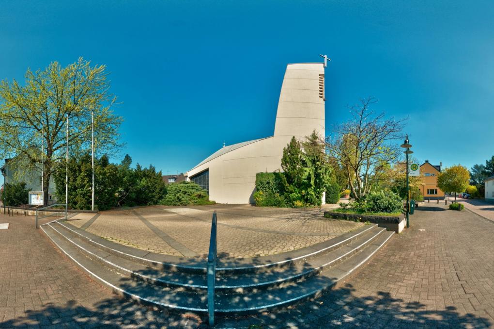 360° Bilder der Kirche aussen