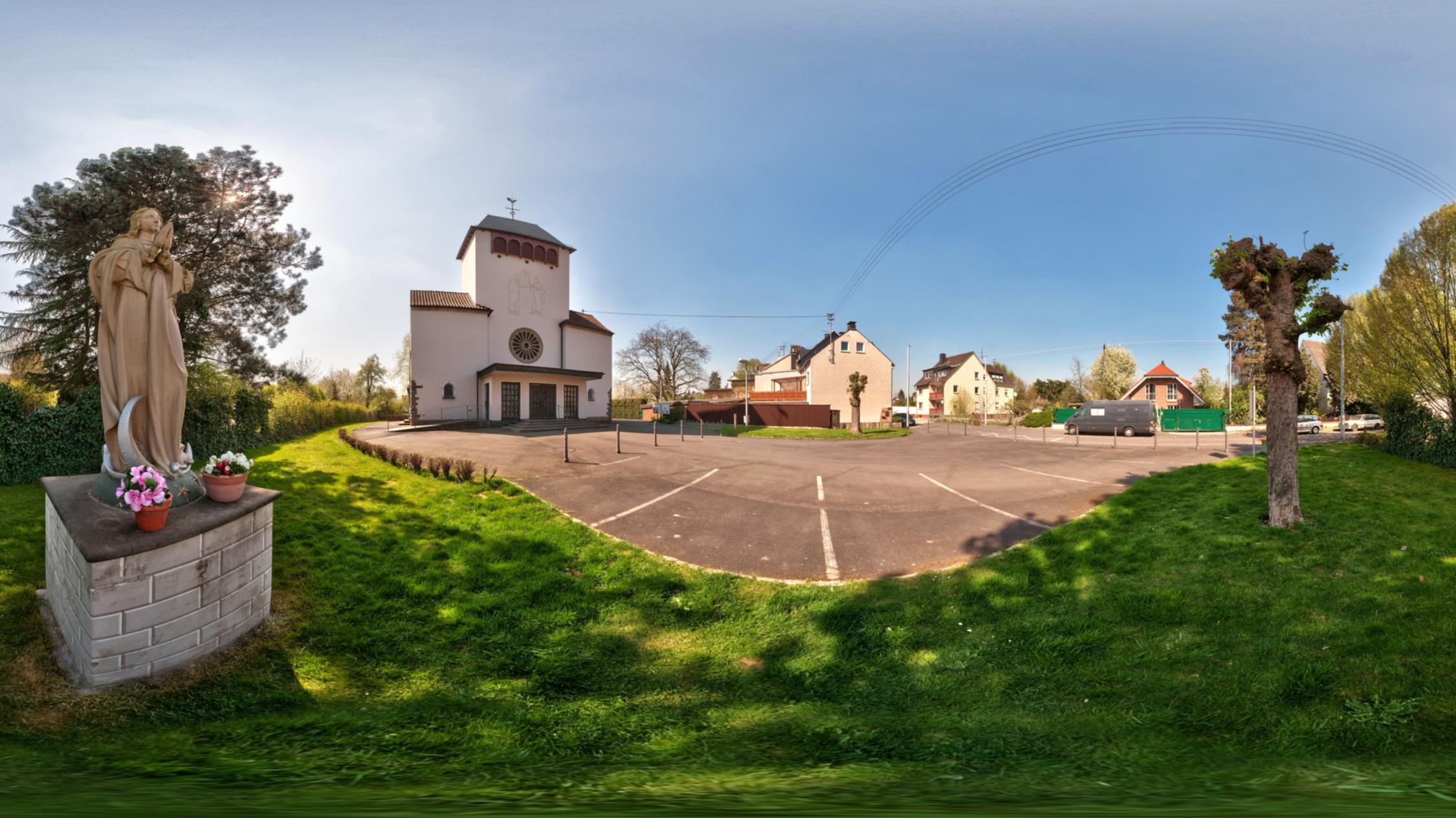360° Bilder der Kirche aussen
