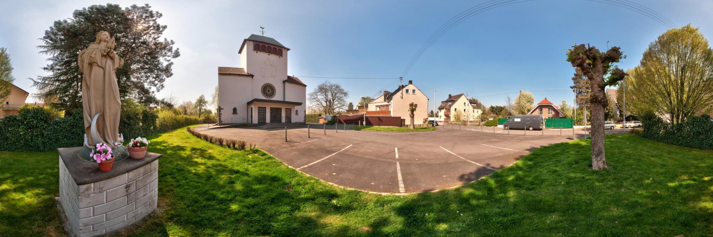 360° Bilder der Kirche aussen