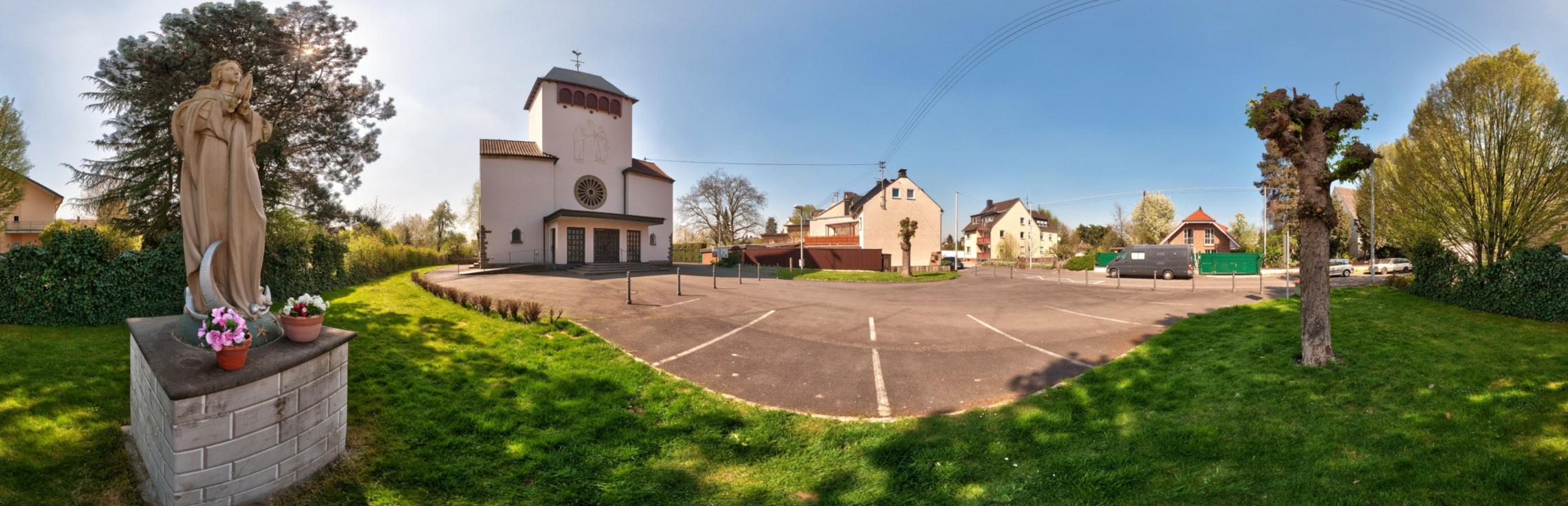 360° Bilder der Kirche aussen