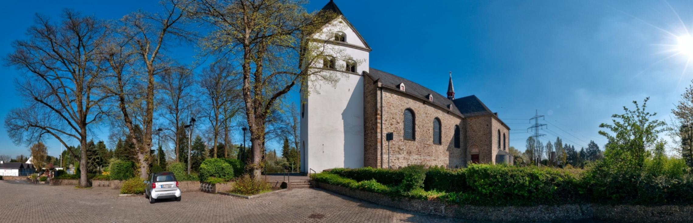360° Bilder der Kirche aussen