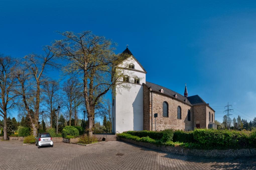 360° Bilder der Kirche aussen