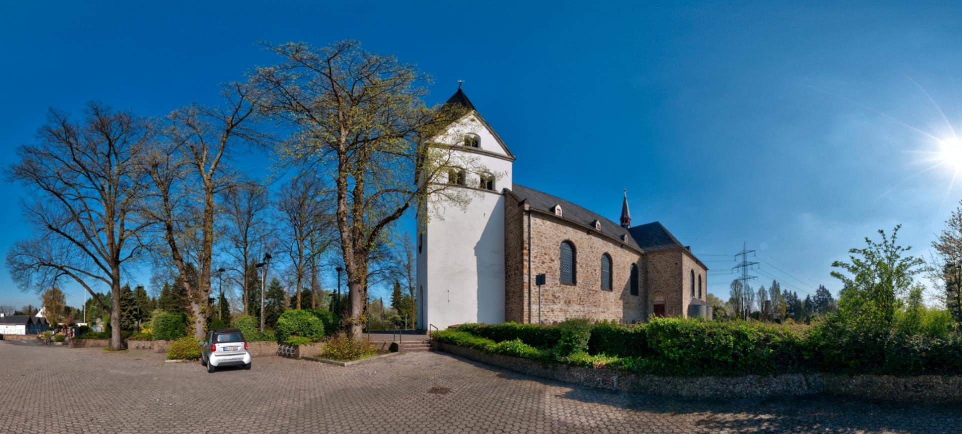 360° Bilder der Kirche aussen