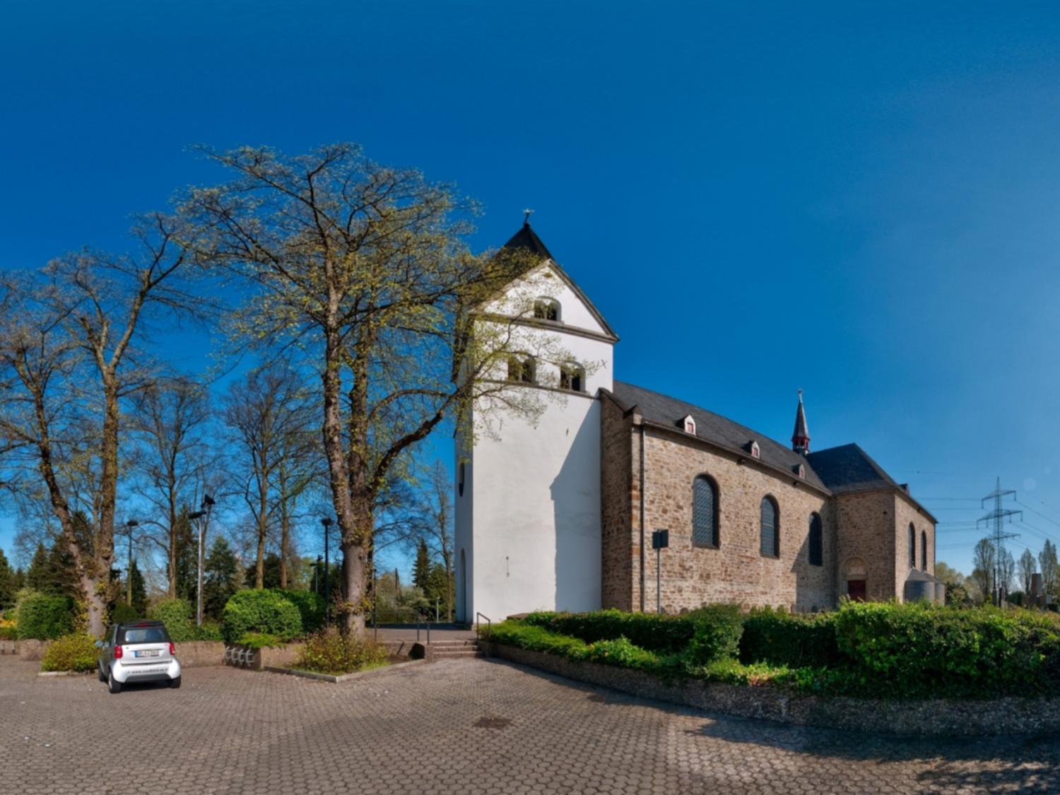 360° Bilder der Kirche aussen