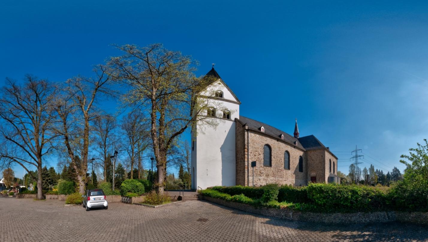 360° Bilder der Kirche aussen