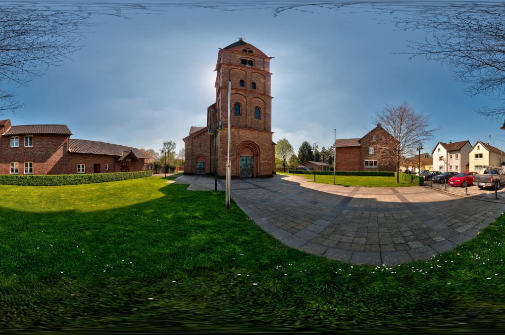 360° Bilder der Kirche aussen