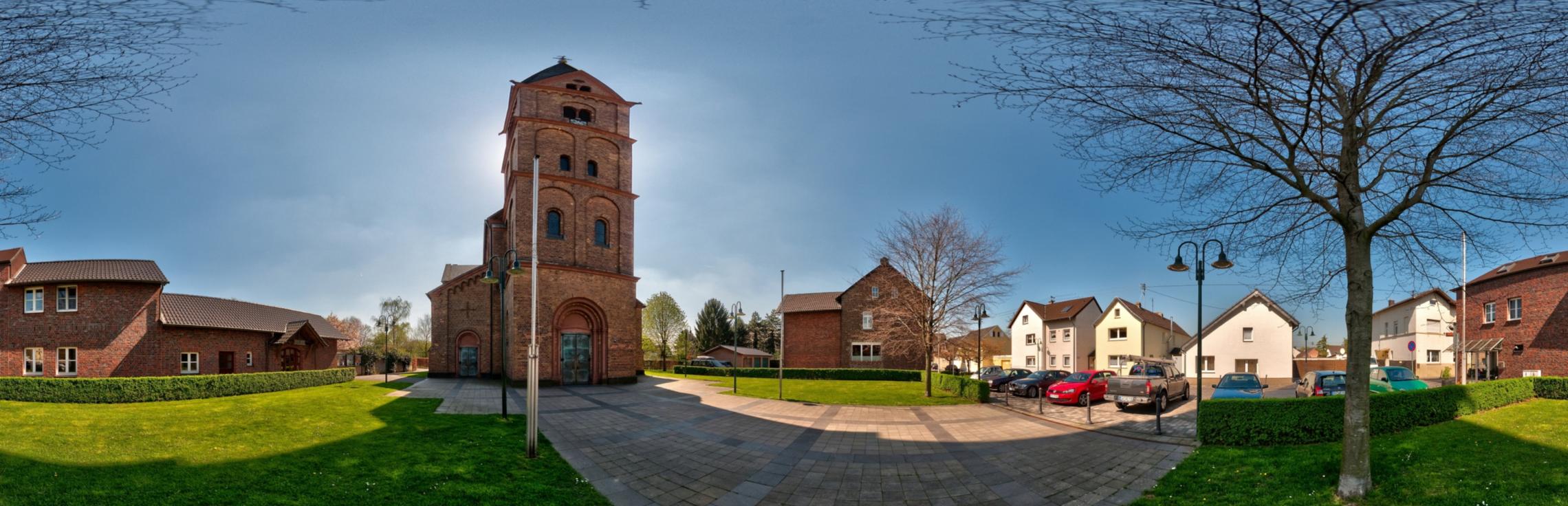 360° Bilder der Kirche aussen