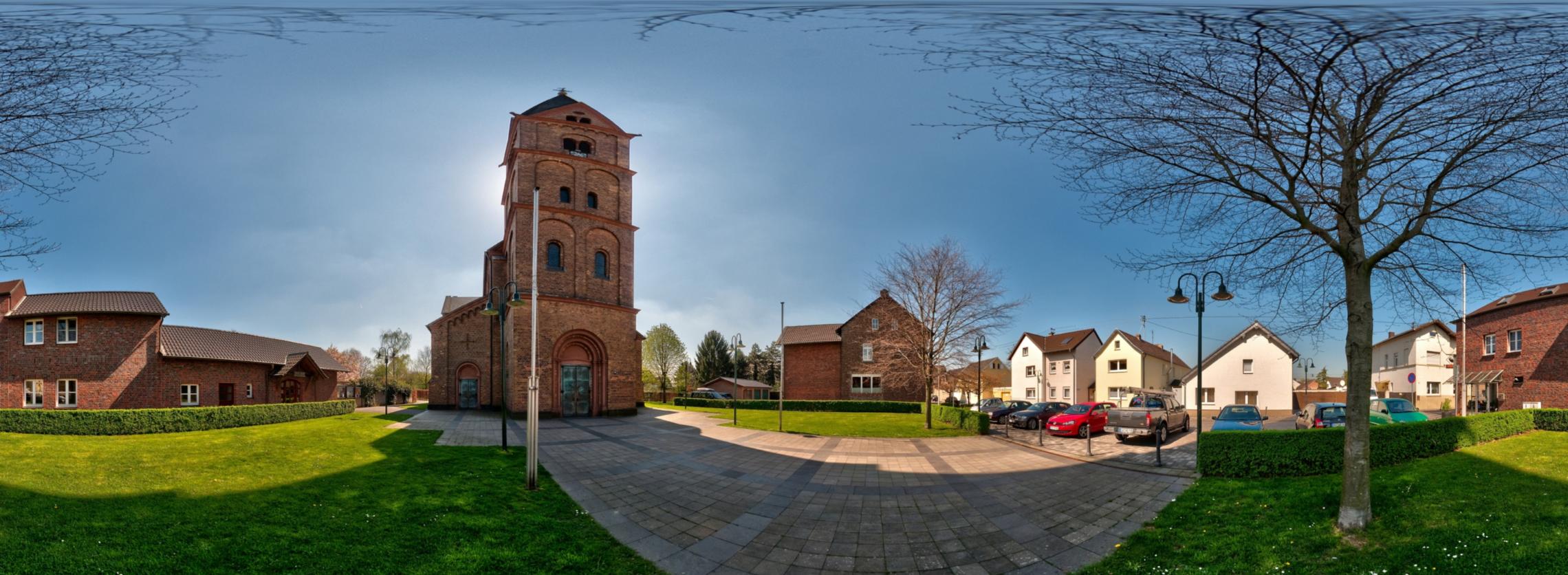 360° Bilder der Kirche aussen