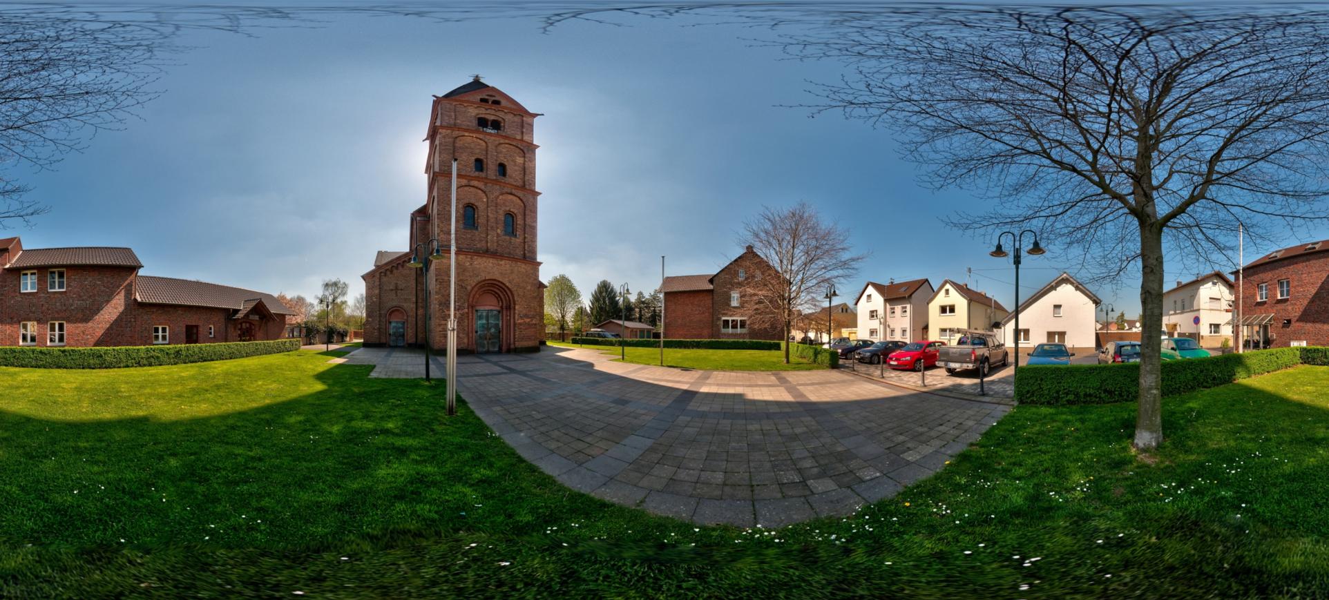 360° Bilder der Kirche aussen