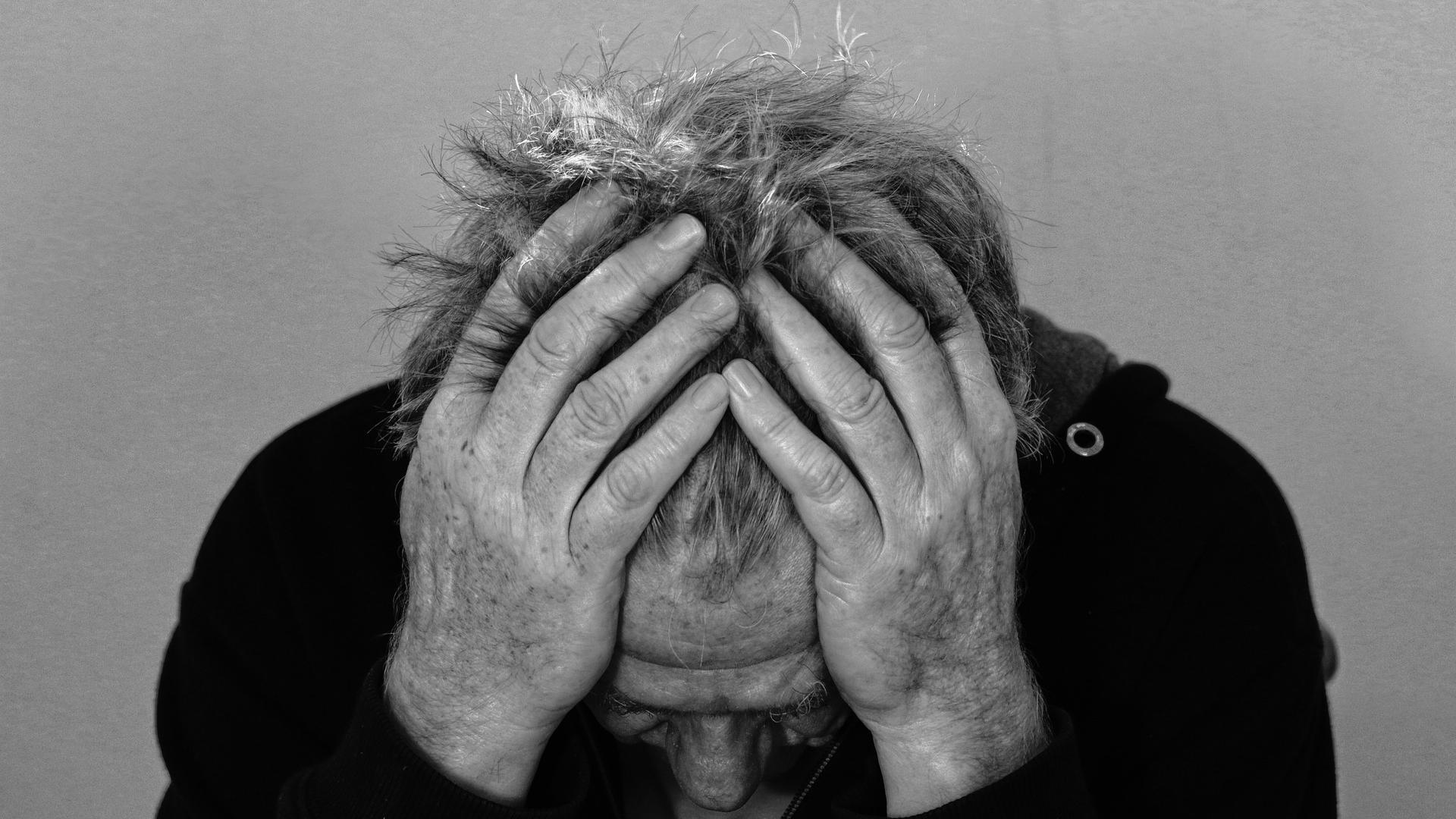 geralt-sadness-513527_1920 auf pixabay